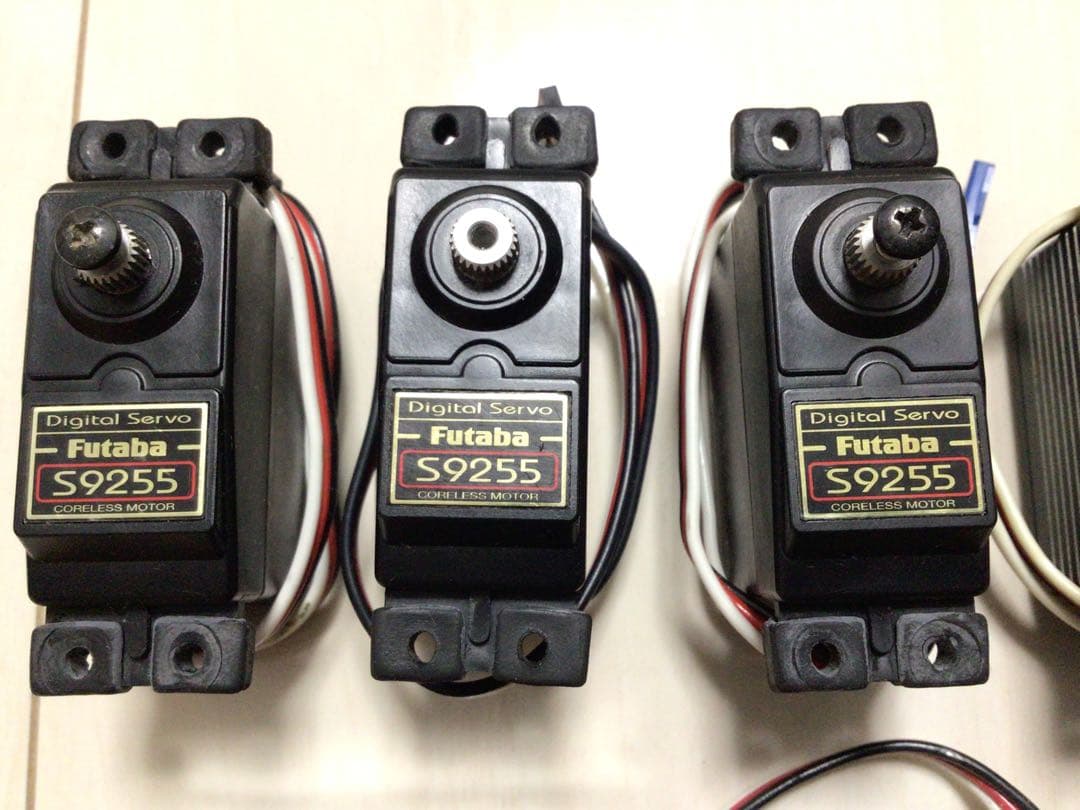 Futaba ジャイロコントロールアンプ、サーボ各種の中古品