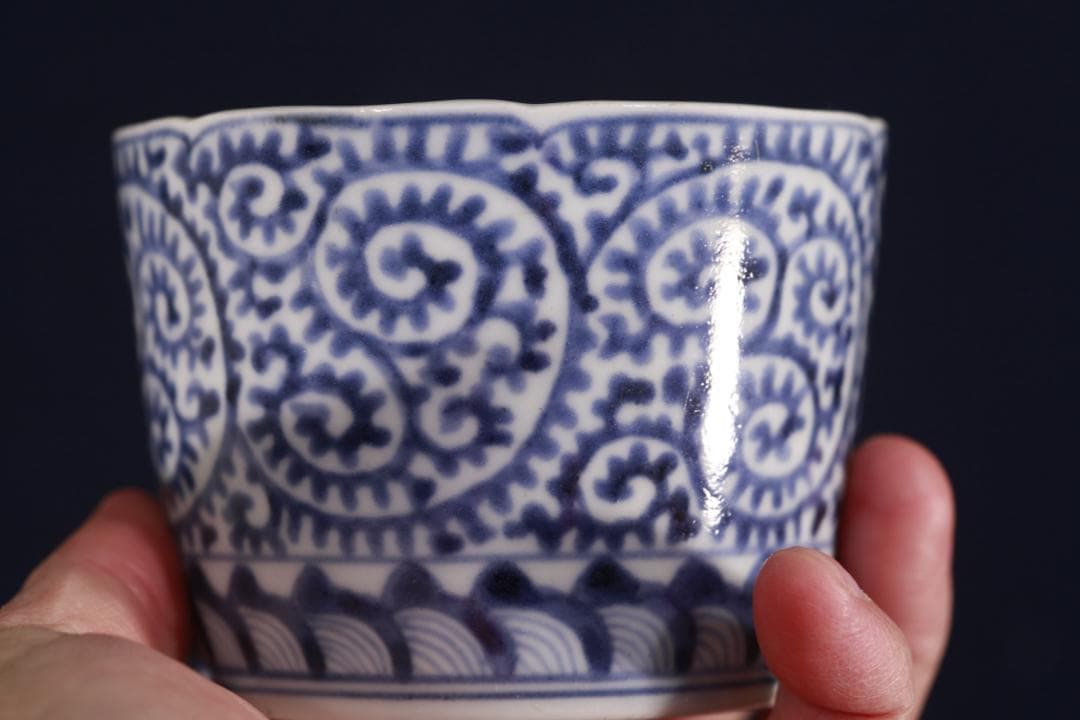 102　古伊万里染付大振太蛸唐草図蕎麦猪口　無傷美品　江戸中期