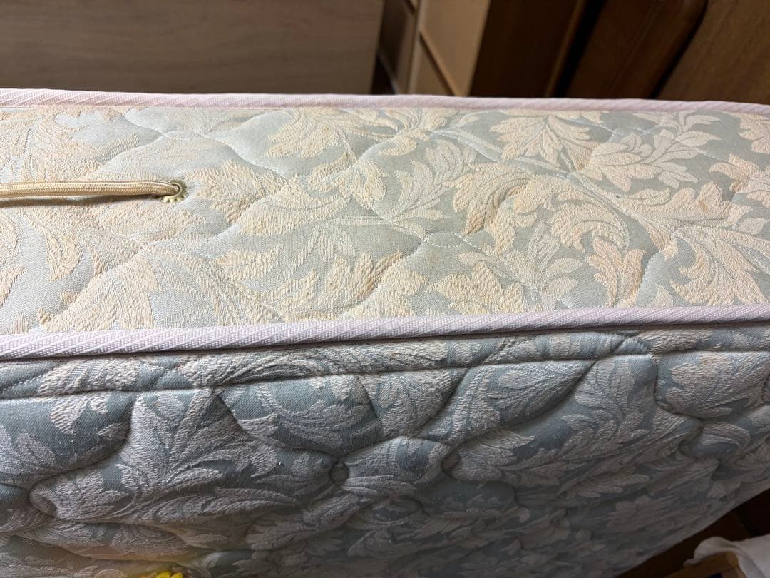 シモンズ　埼玉引取可　シングルベッド&マットレス　ゴールデンバリュー