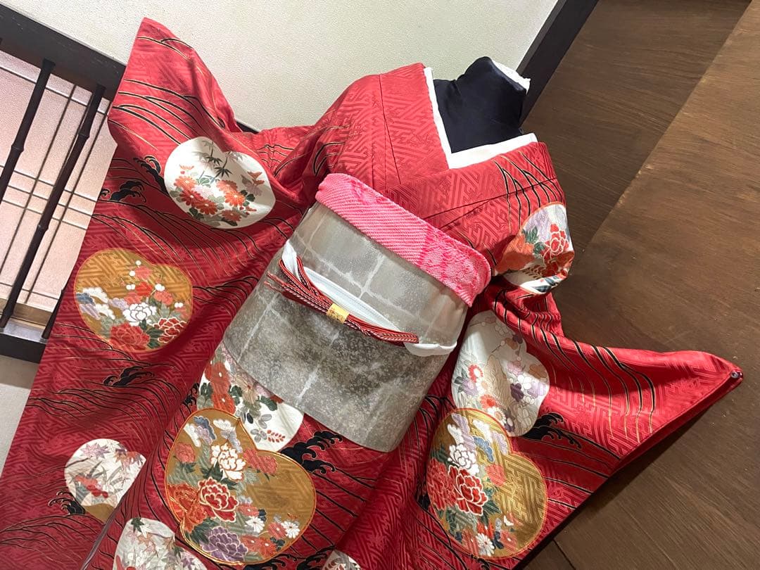 振袖 フルセット6点サイズM〜Ｌ駒刺繍　松竹梅立波花文　金彩　正絹