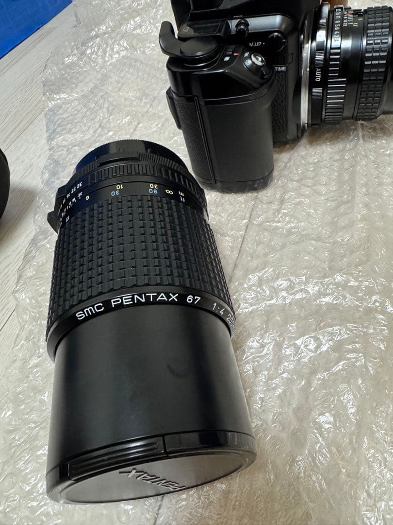 PENTAX67Ⅱ 中判フィルムカメラ 木製グリップ、レンズ２本付き
