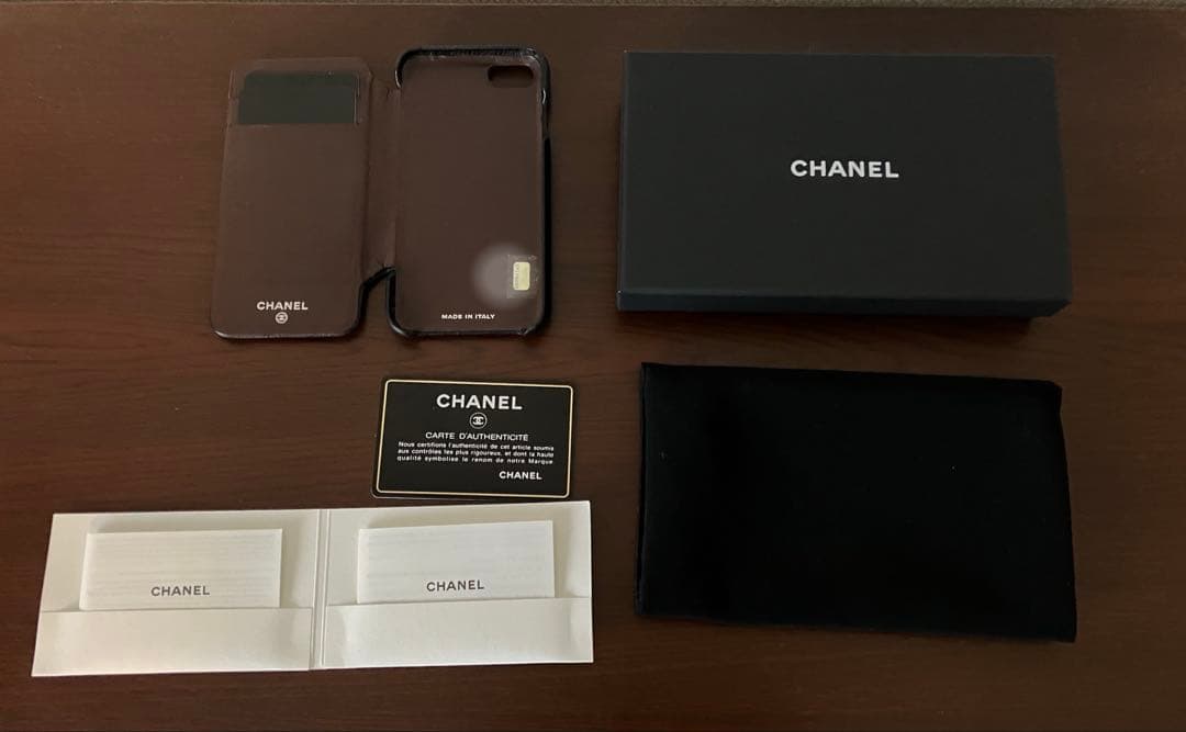CHANEL iPhoneケース