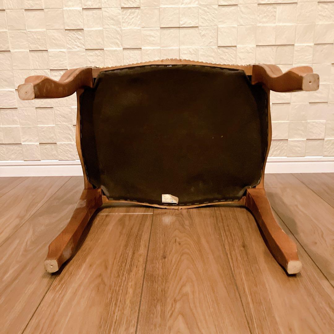 ヨーロピアン調 猫脚スツール ヴィンテージ クラシック 彫刻 木製 鋲打ち 椅子