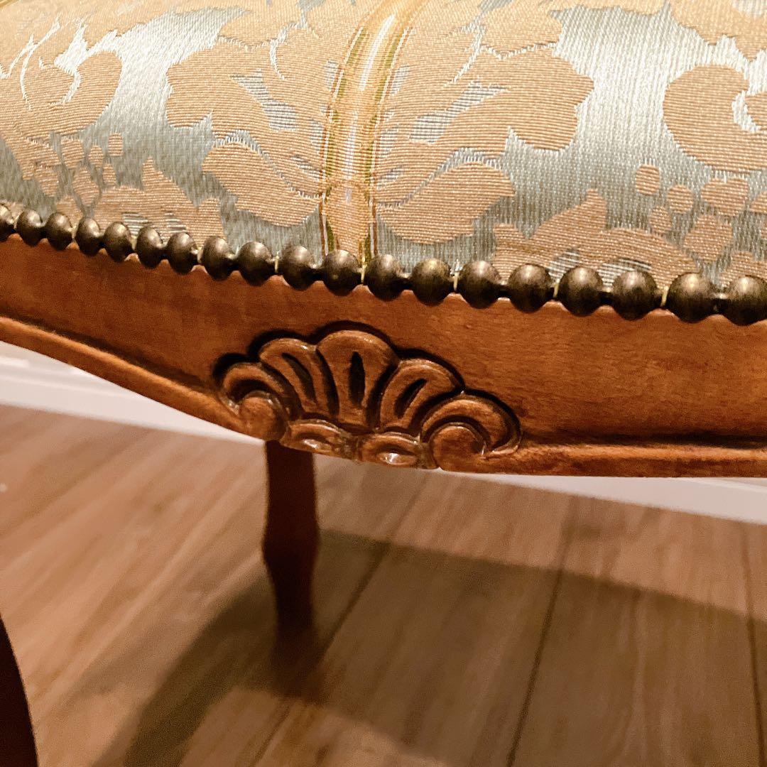 ヨーロピアン調 猫脚スツール ヴィンテージ クラシック 彫刻 木製 鋲打ち 椅子