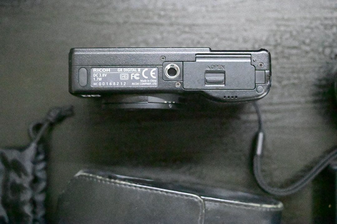 GR DIGITAL III （ケース・備品付き）