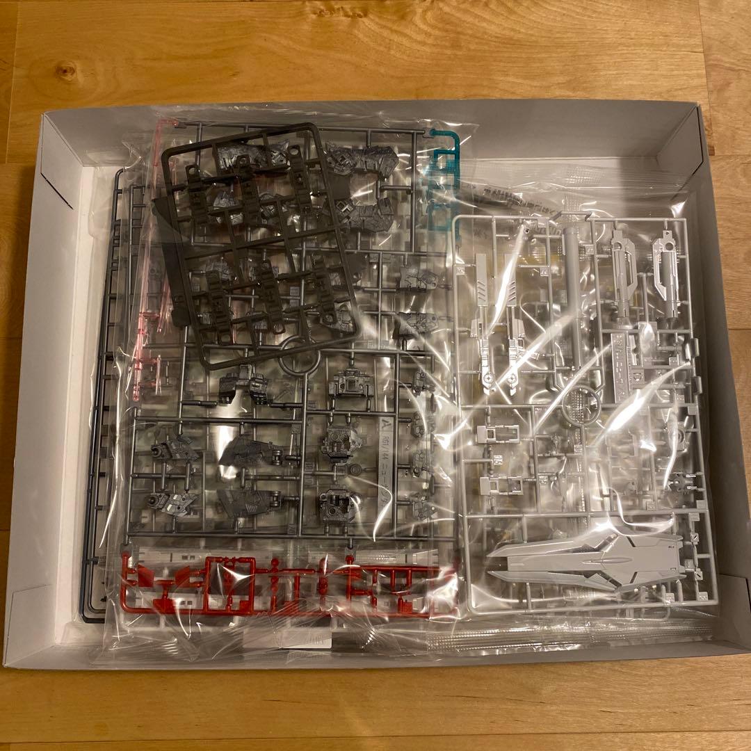 【未開封品】 RG νガンダム（ニューガンダム） チタニウムフィニッシュ