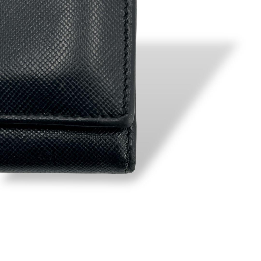 もち様　プラダ　三つ折り財布　コンパクトウォレット　三角ロゴ　サフィアーノレザー