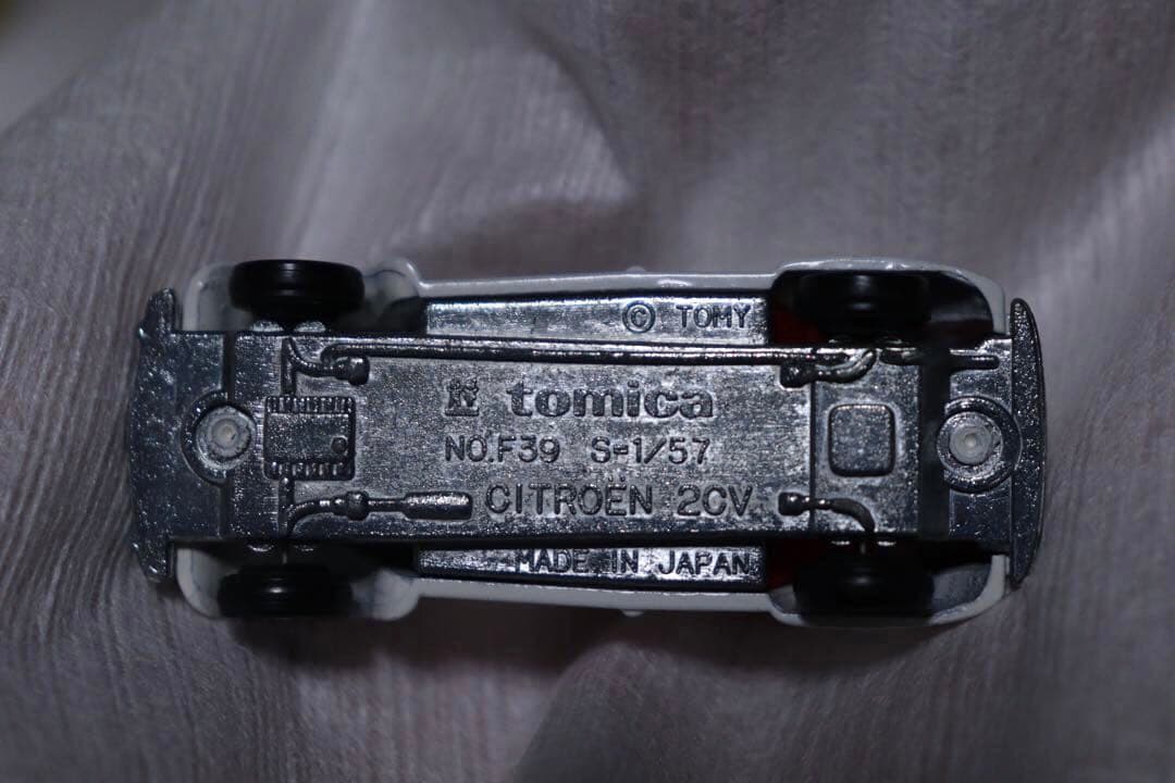 日本製　トミカ　外国車シリーズ　シトロエン　2CV NAVI F39