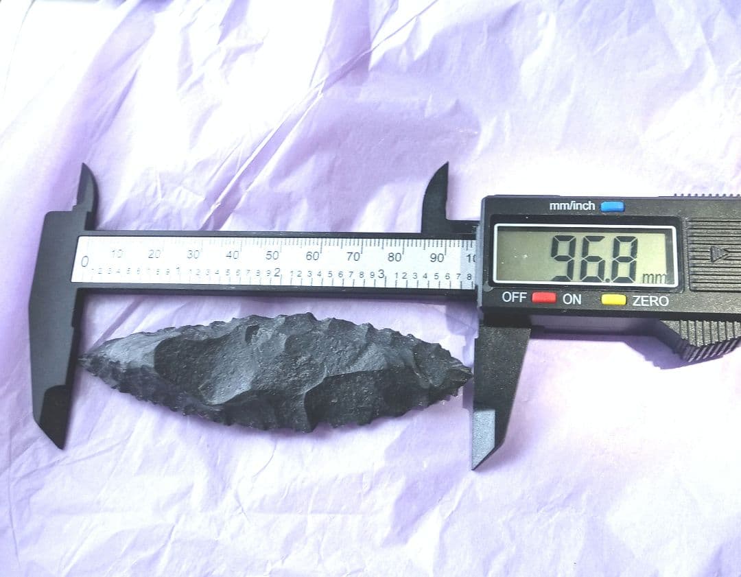 原始人 アイヌ 仕様 尖頭器 b 石器 模写　サヌカイト ポイント 槍