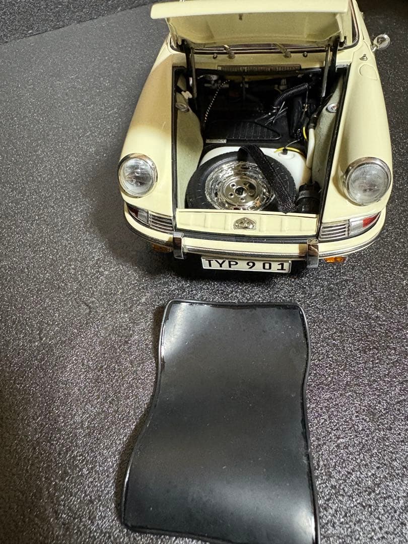 CMC 1/18 ポルシェ 901(911) 1964 アイボリー