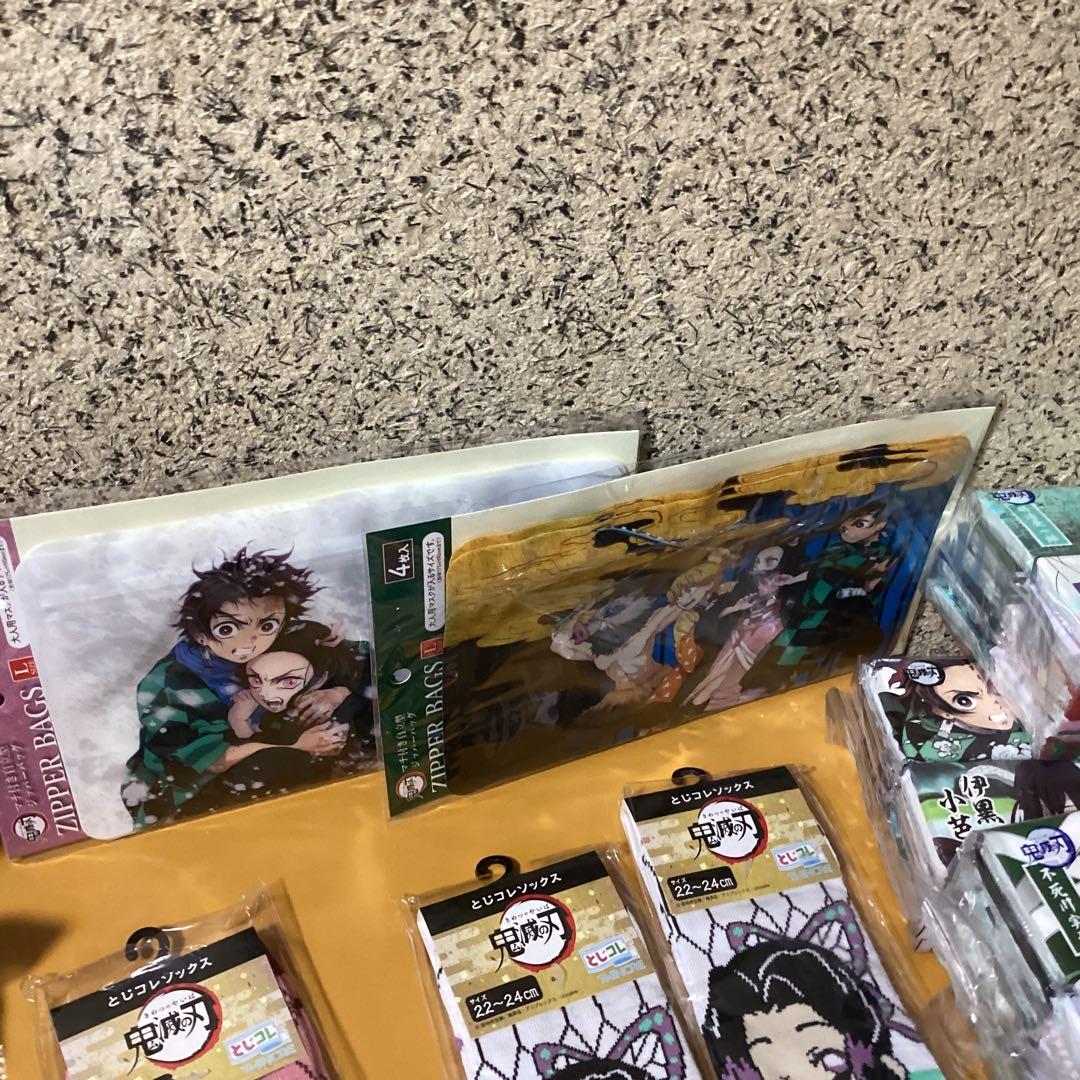 2388鬼滅の刃グッズセット　リュック &ティッシュ &タオル