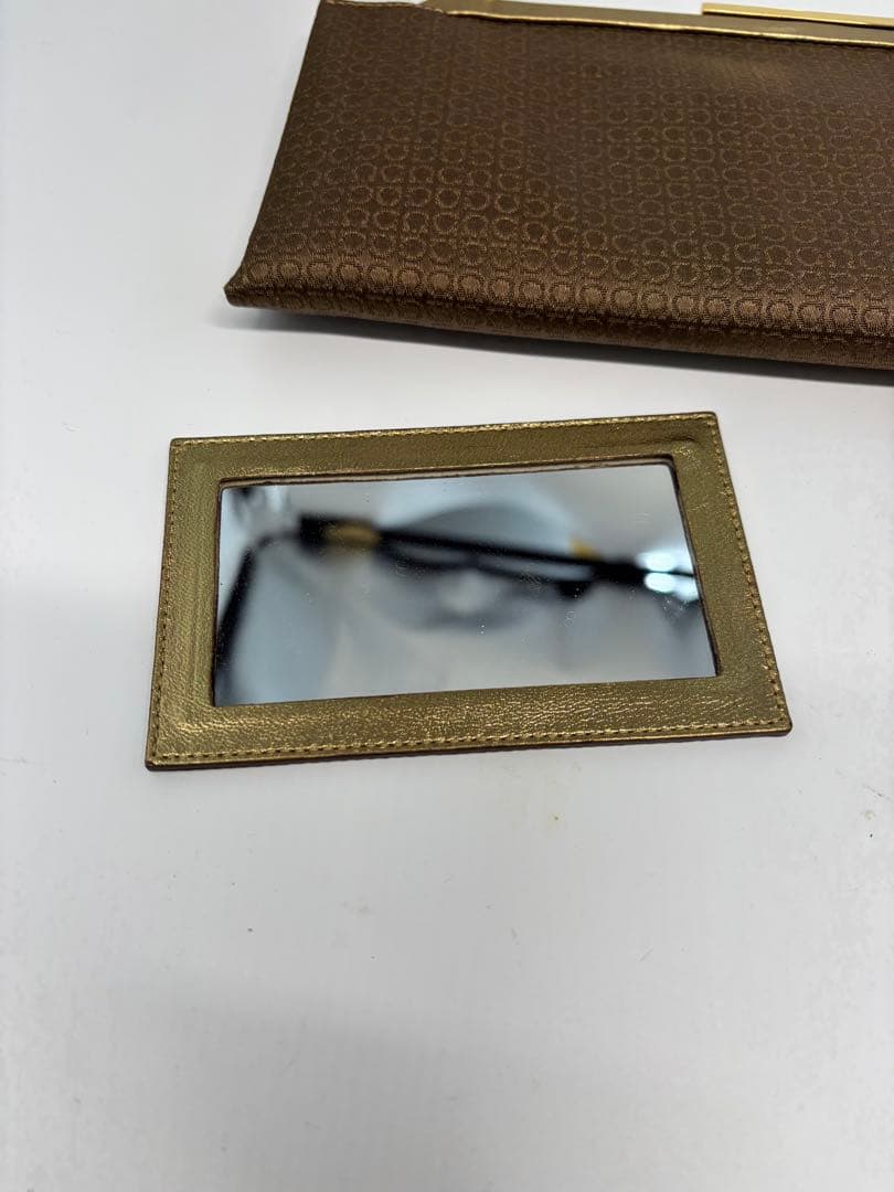 【極美品】フェラガモ ガンチーニ パーティバッグ ミニハンドバッグ