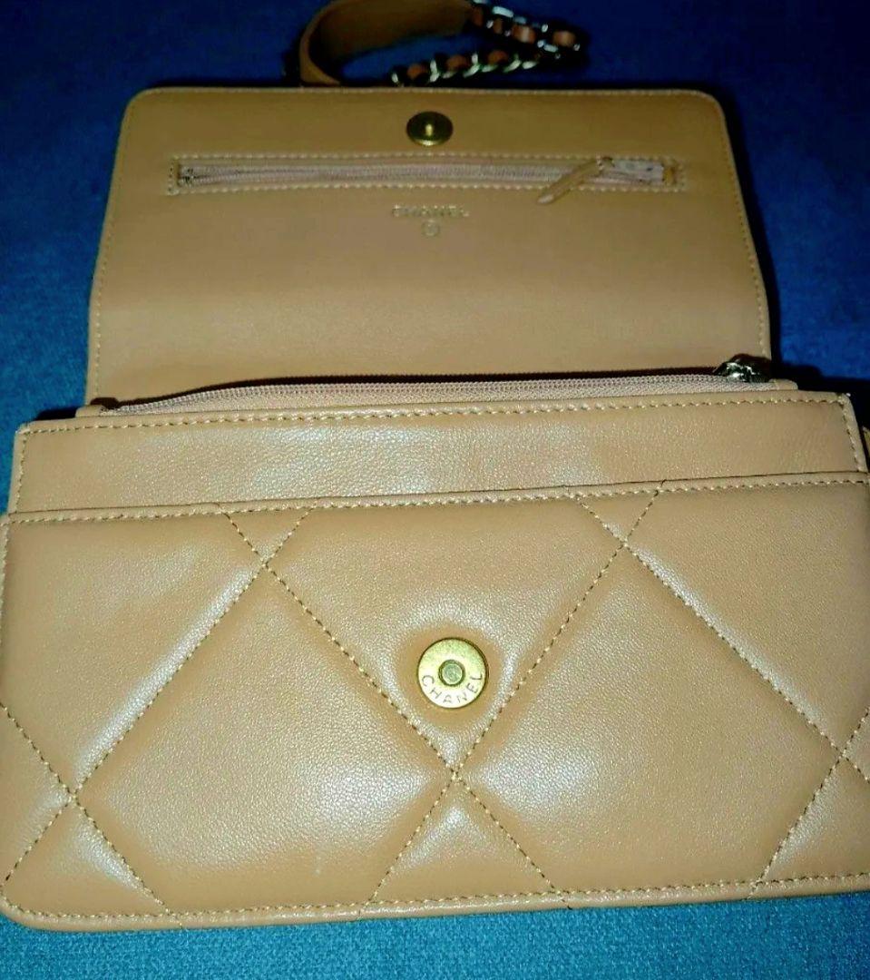 CHANEL19 チェーンウォレット