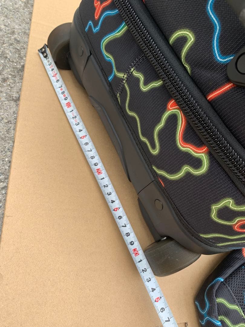 Burton キャリーバック　キャリーケース　カバン付き　ネオン柄　バートン