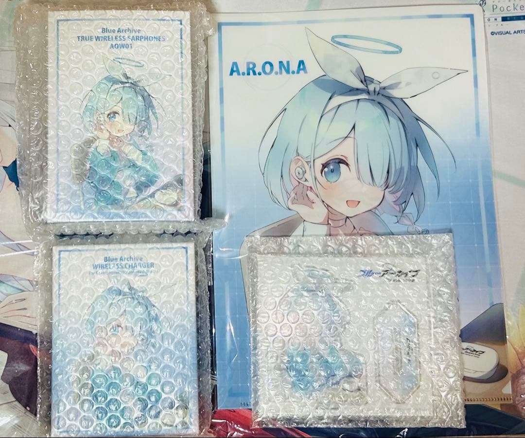 アロナ　ワイヤレスイヤホン　ワイヤレス充電器　クリアファイル　アクリルスタンド