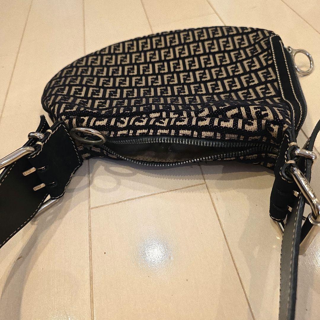 フェンディ　FFロゴ ショルダーバッグ