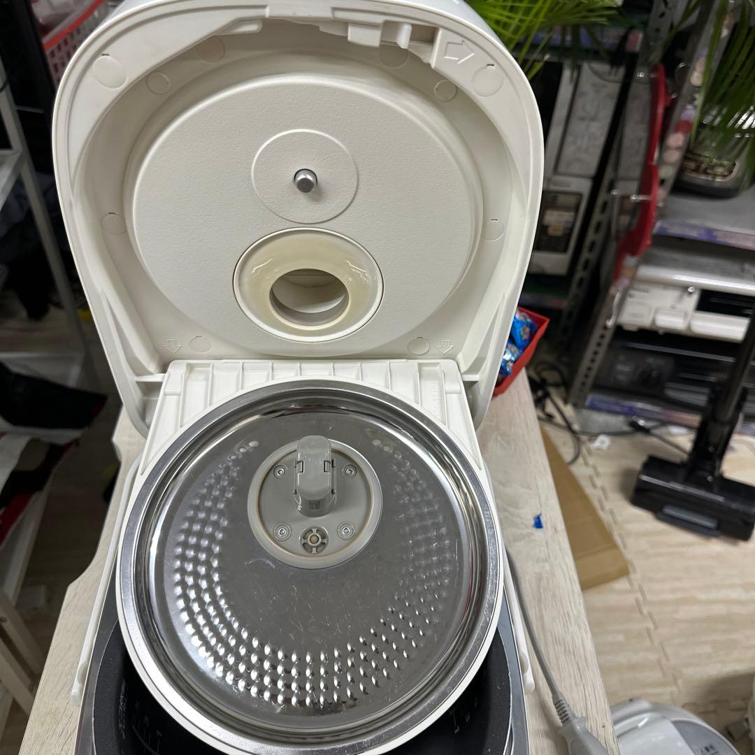 【Panasonic/IH炊飯器 SR-UNX101】白　家電　パナソニック