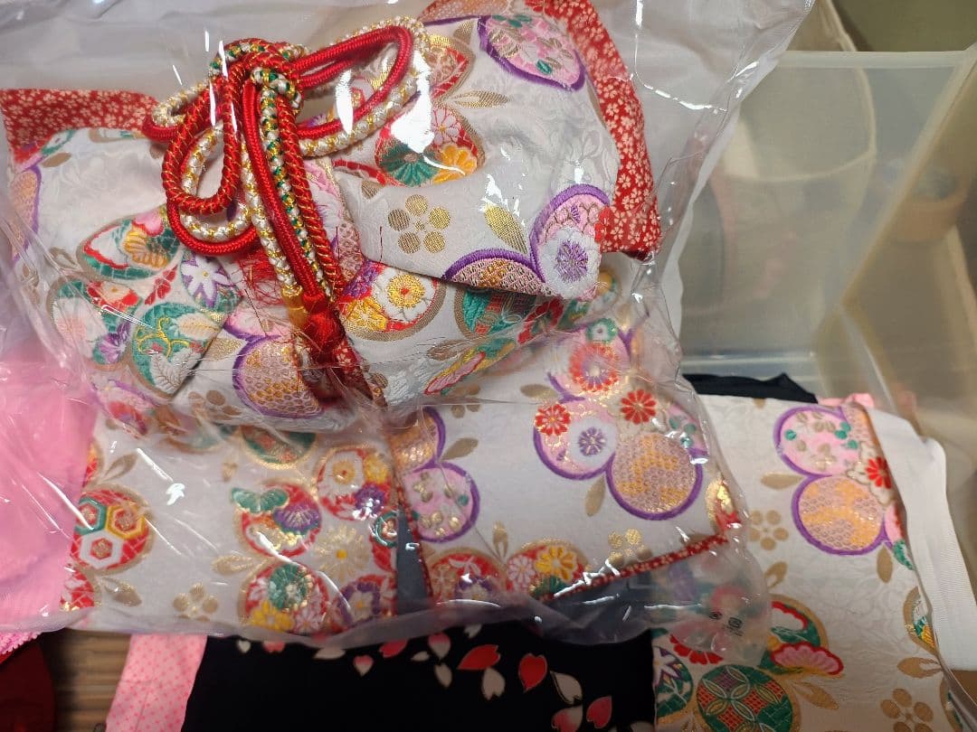 ぽ*す様 七五三 伝統的な着物 黒と赤の花柄　7歳