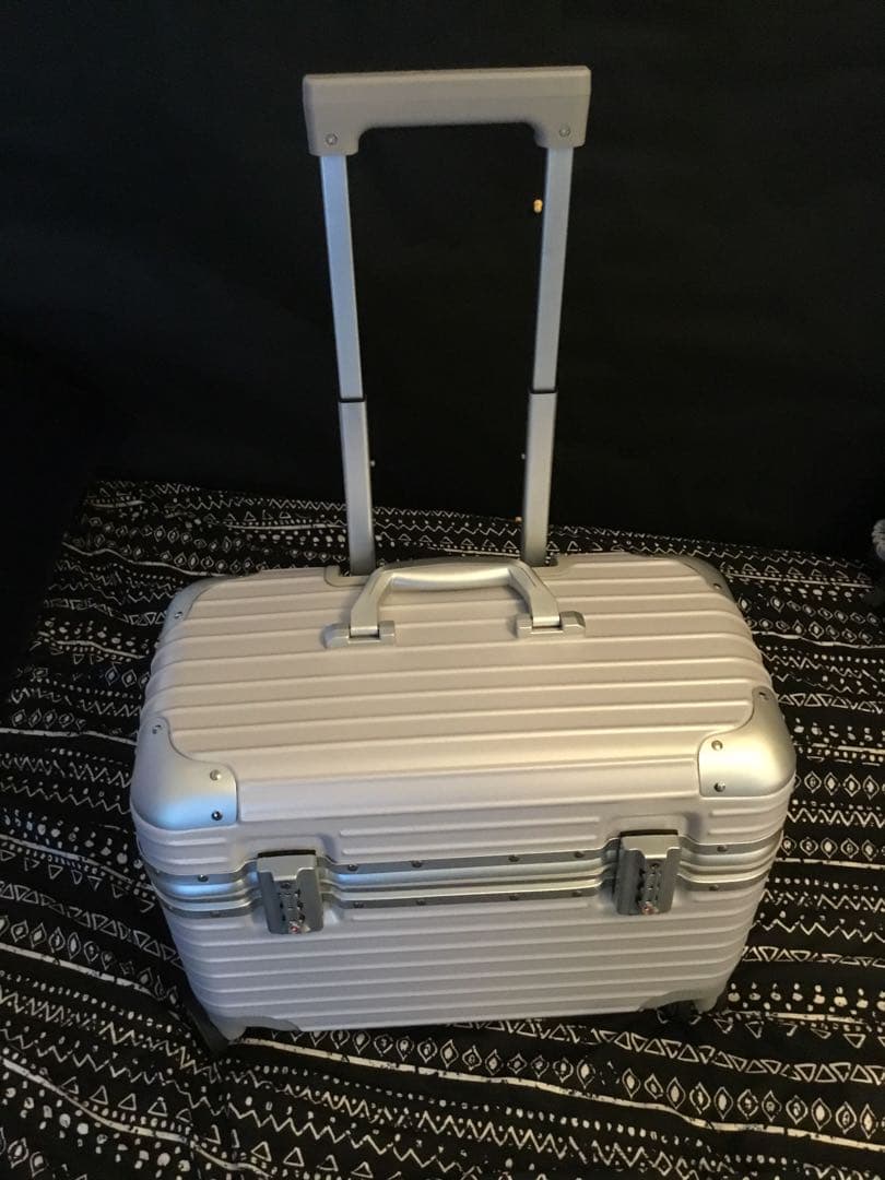 18寸キャリーバッグ★シルバー★★TSAロック搭載ビジネストラベルバッグ軽量防水