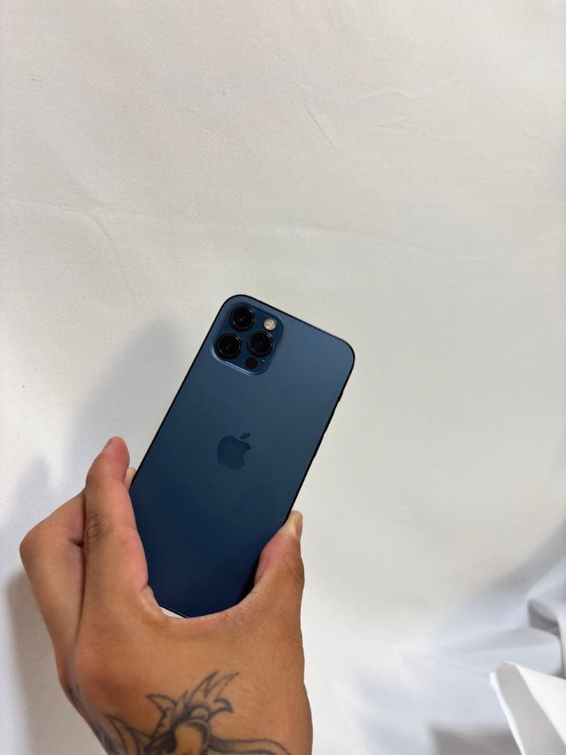 Apple iPhone 12 Pro 本体 ミッドナイトブルー