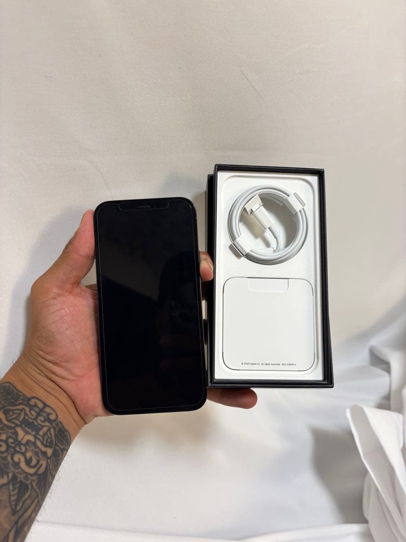 Apple iPhone 12 Pro 本体 ミッドナイトブルー