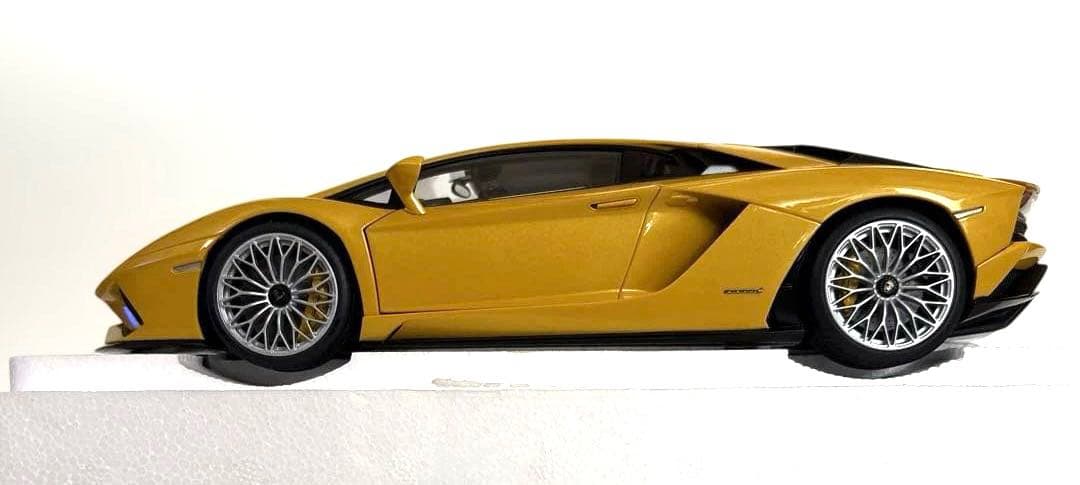 オートアート ランボルギーニ アベンタドールS 1/18
