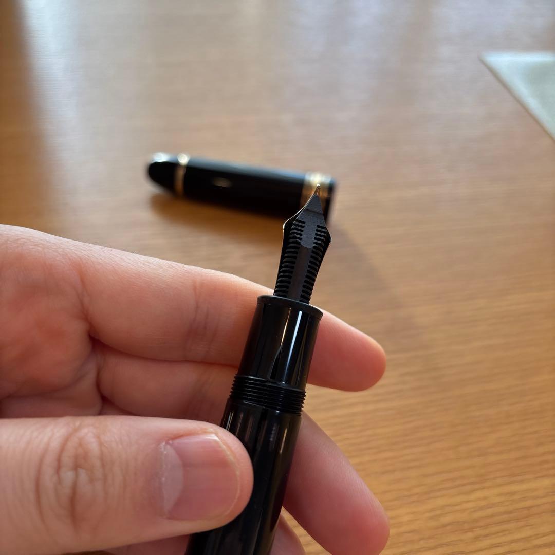 モンブランマイスターシュテュック149万年筆14K