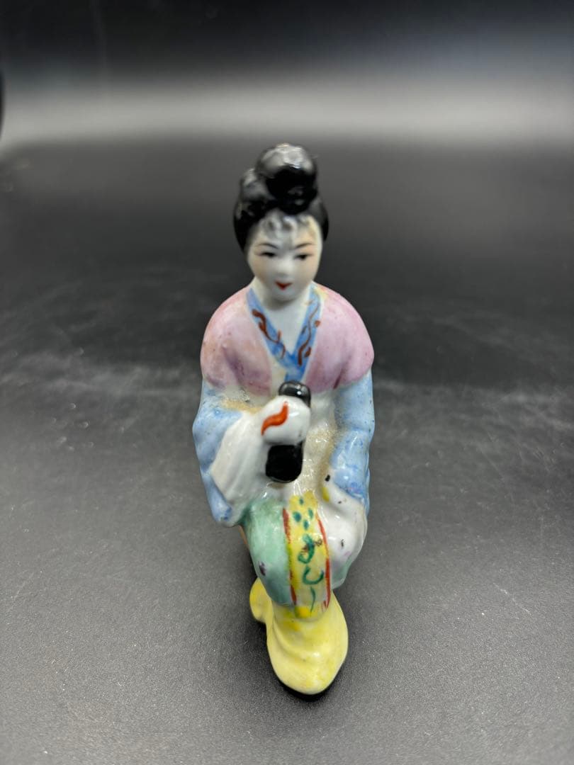 中国美術 古玩 色絵陶人形 陶器人形 高さ約9cm 置物 オブジェ 古董品