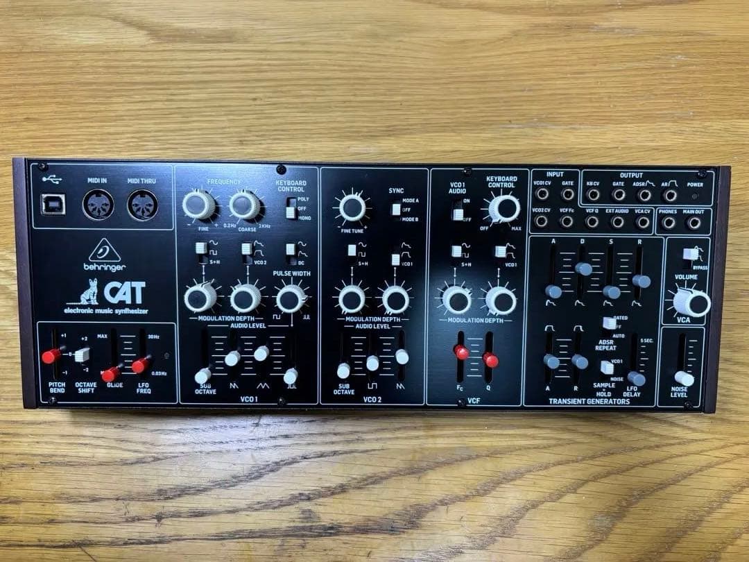 BEHRINGER CAT アナログシンセサイザー