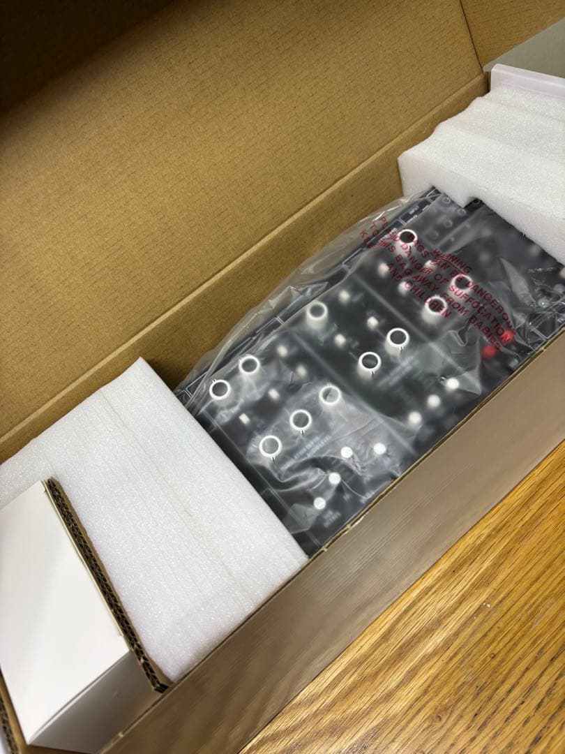 BEHRINGER CAT アナログシンセサイザー