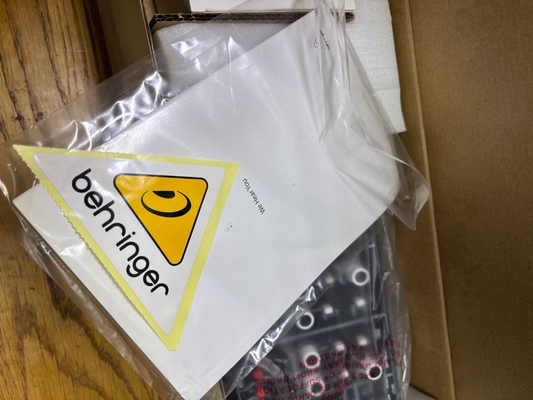 BEHRINGER CAT アナログシンセサイザー