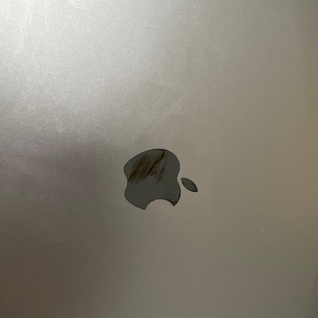 MacBook本体 Apple MacBook Air (M1, 8GB)