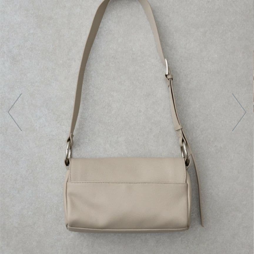 BEARDSLEY　ショルダーバッグ　ボディバッグ　ブラック