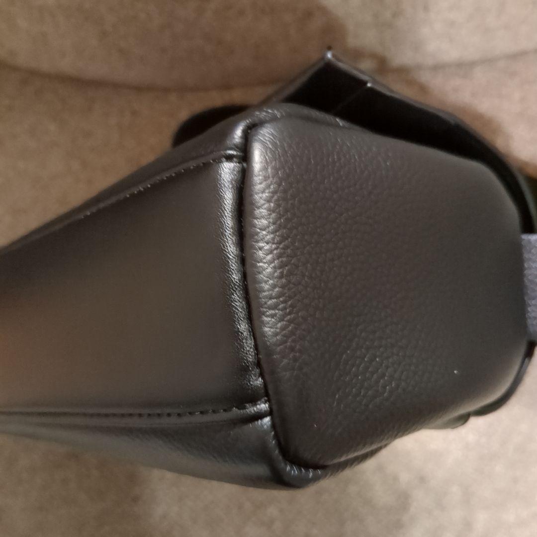 BEARDSLEY　ショルダーバッグ　ボディバッグ　ブラック