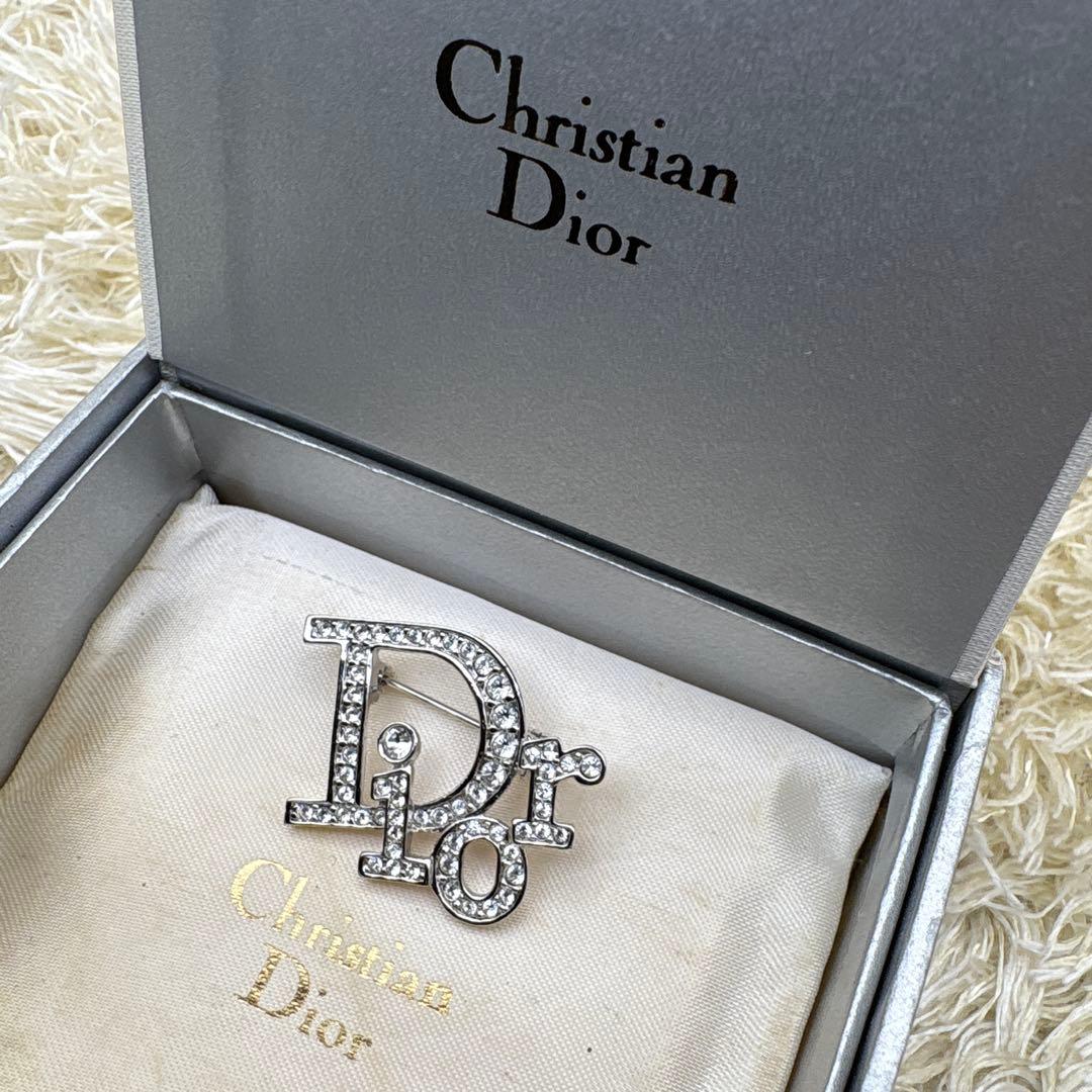 Christian Dior ロゴブローチ　ストーン　シルバーカラー