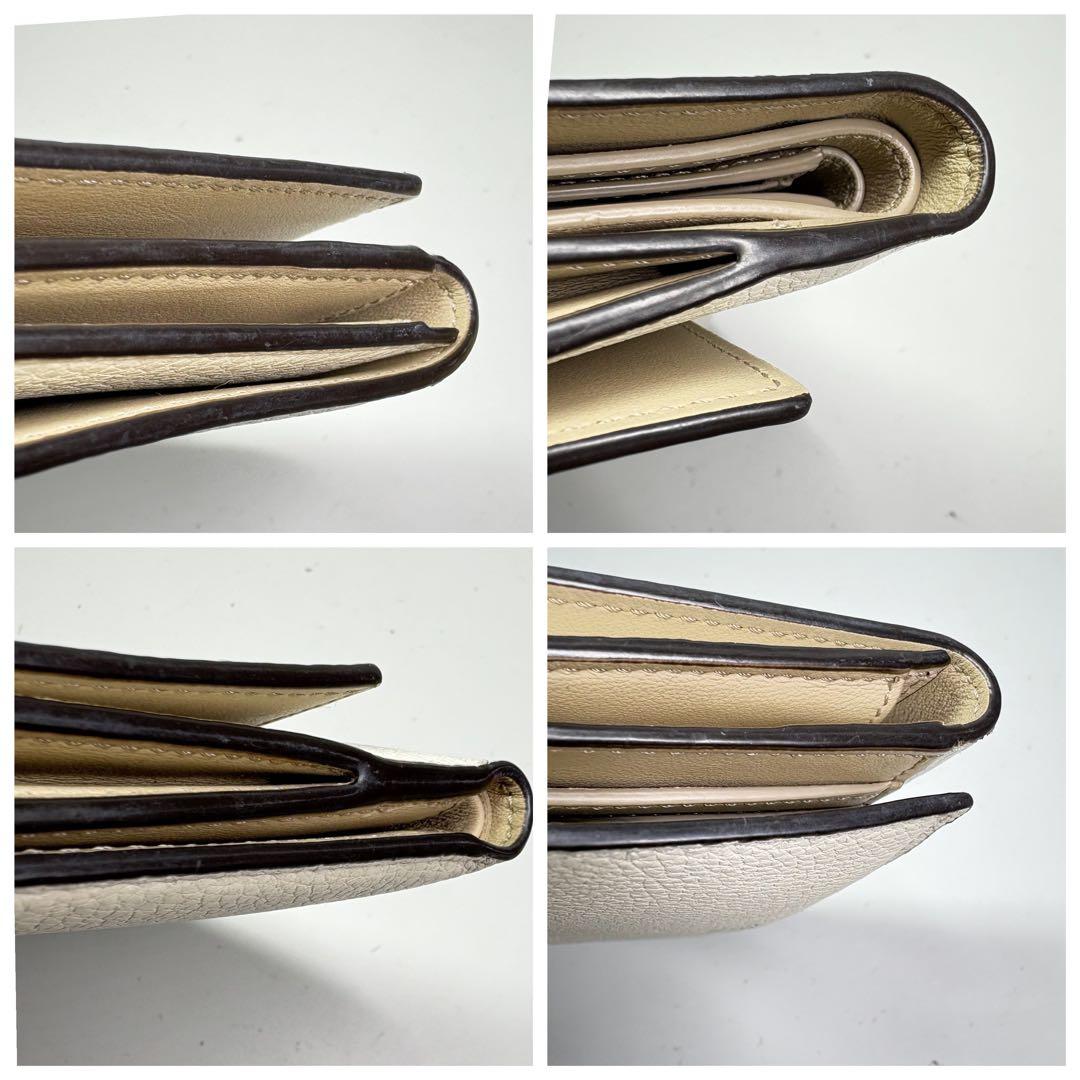 美品　フェンディ レザー ピーカブー セレリア　二つ折り財布　ホワイト