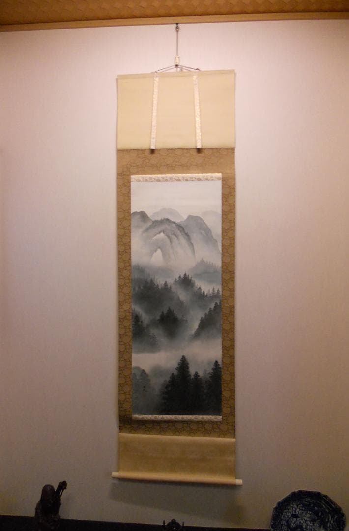 掛け軸  松橋玉昇 水墨山水 絹本 希少 軸装 茶道具 掛軸 美品 です。