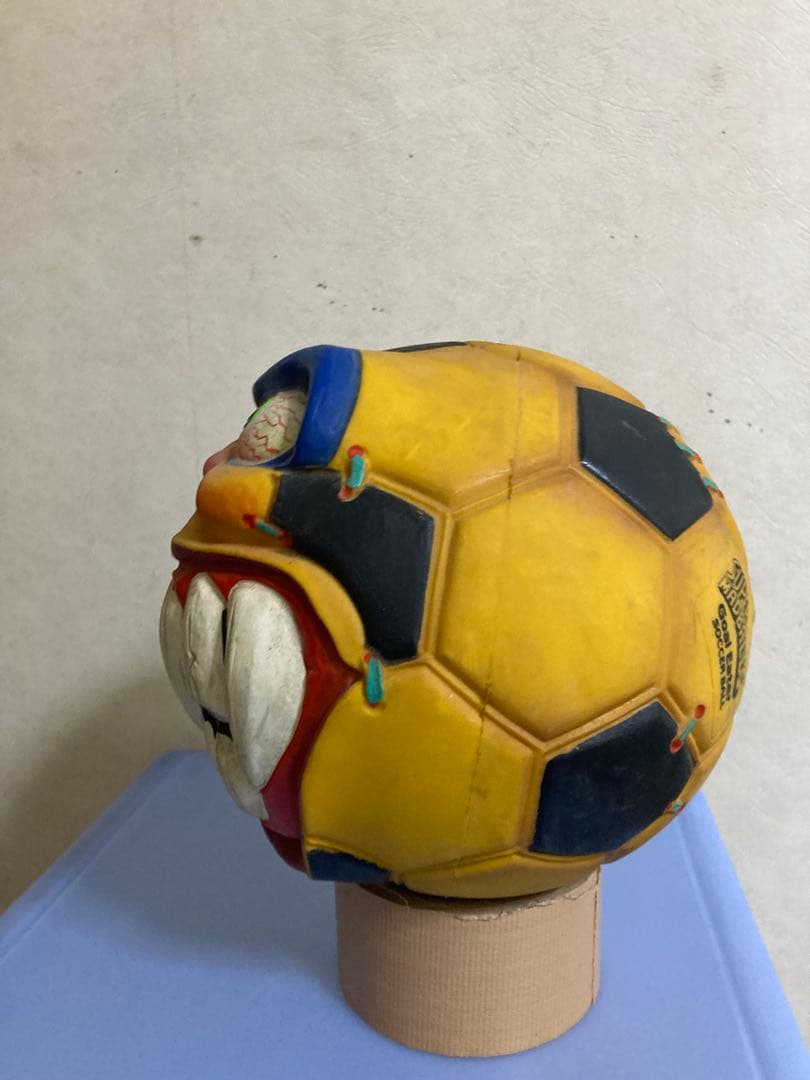 スーパーマッドボール　サッカーボール　MADBALLS