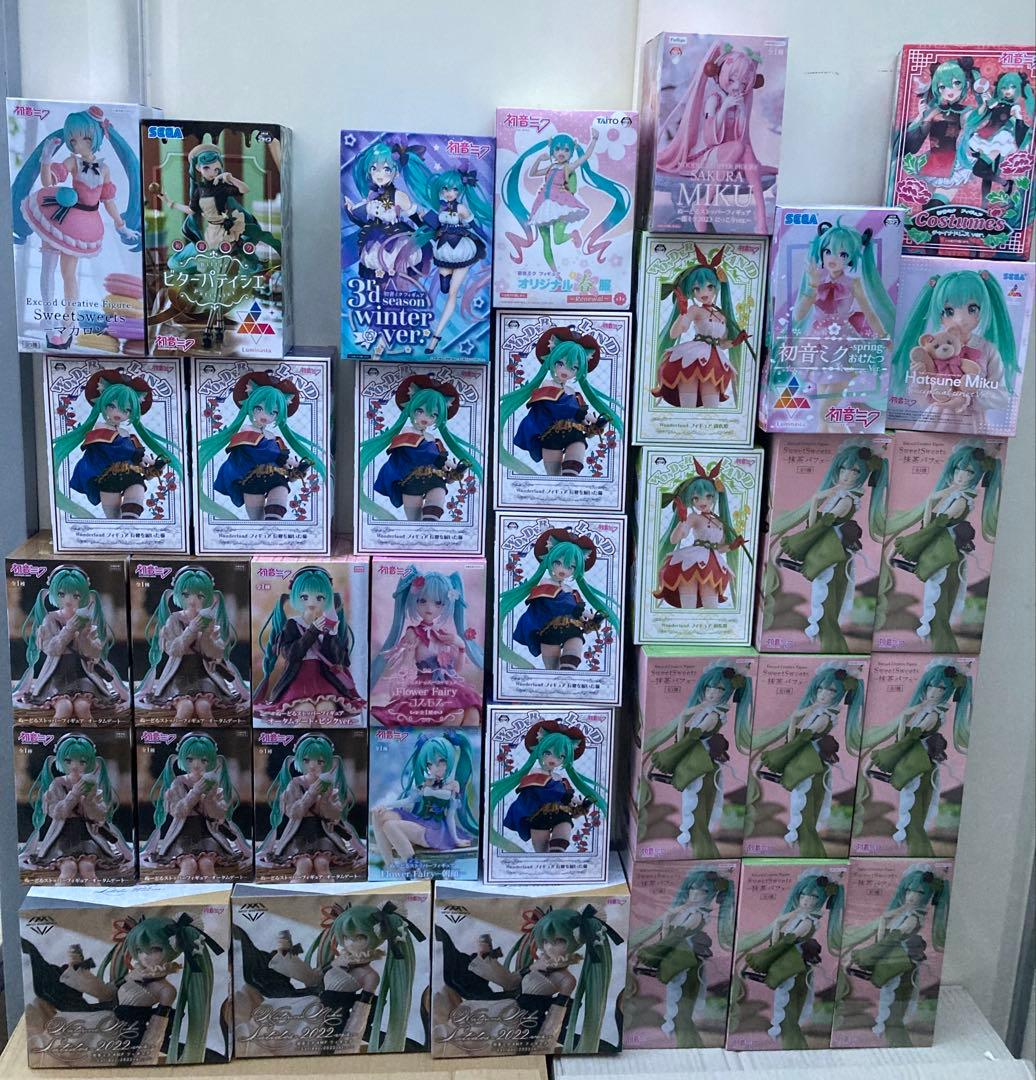 初音ミク　フィギュア　まとめ売り　35個