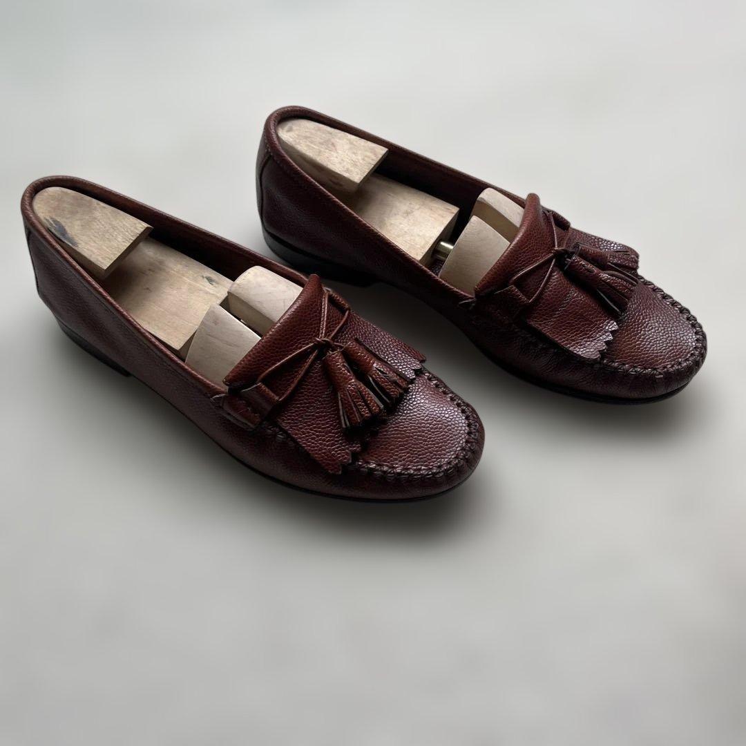 フェラガモ ダークブラウン タッセル付きレザー モカシン