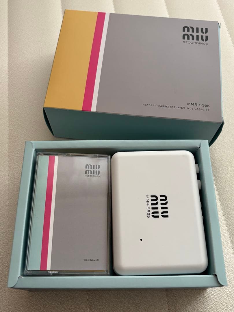 新品miumiuカセットプレーヤー　ヘッドホン