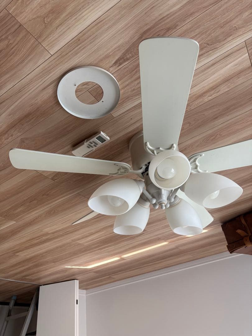 オーデリックホワイトシーリングファン 5灯 リモコン付き