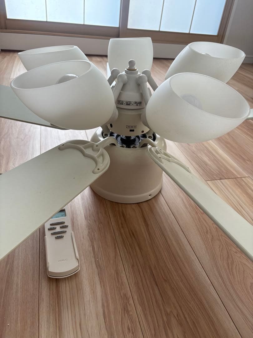オーデリックホワイトシーリングファン 5灯 リモコン付き