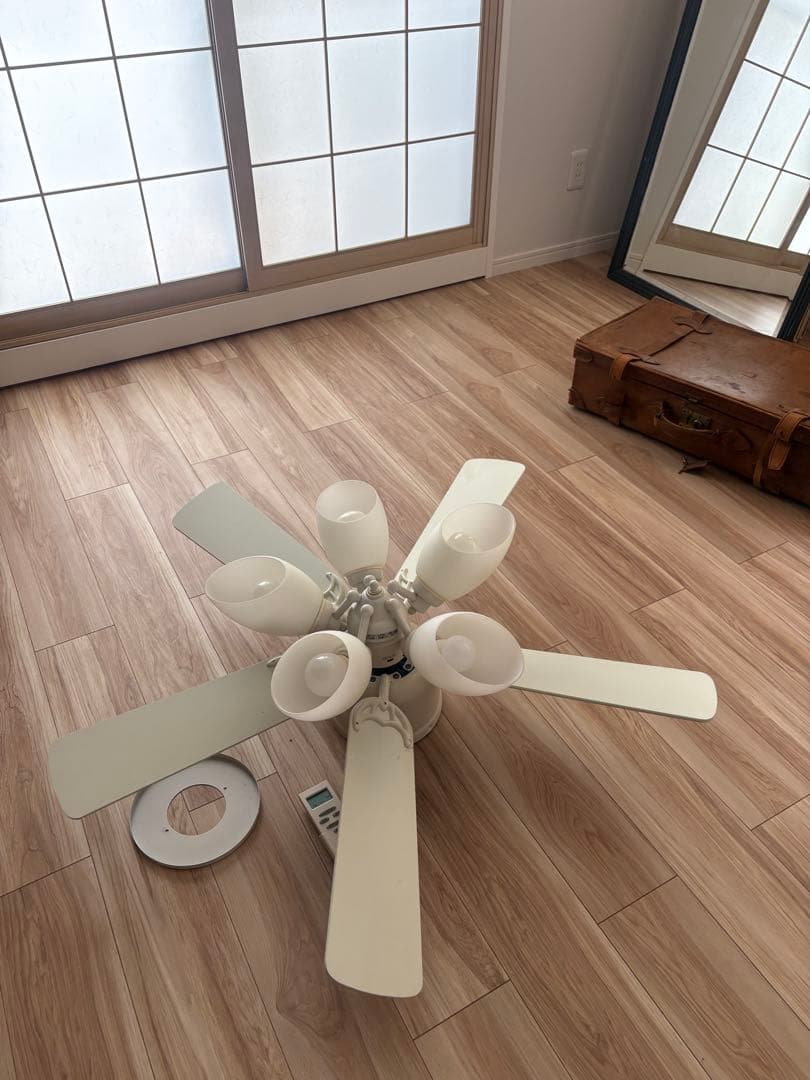 オーデリックホワイトシーリングファン 5灯 リモコン付き