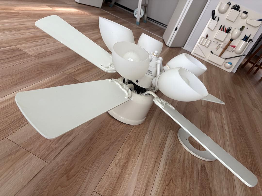 オーデリックホワイトシーリングファン 5灯 リモコン付き