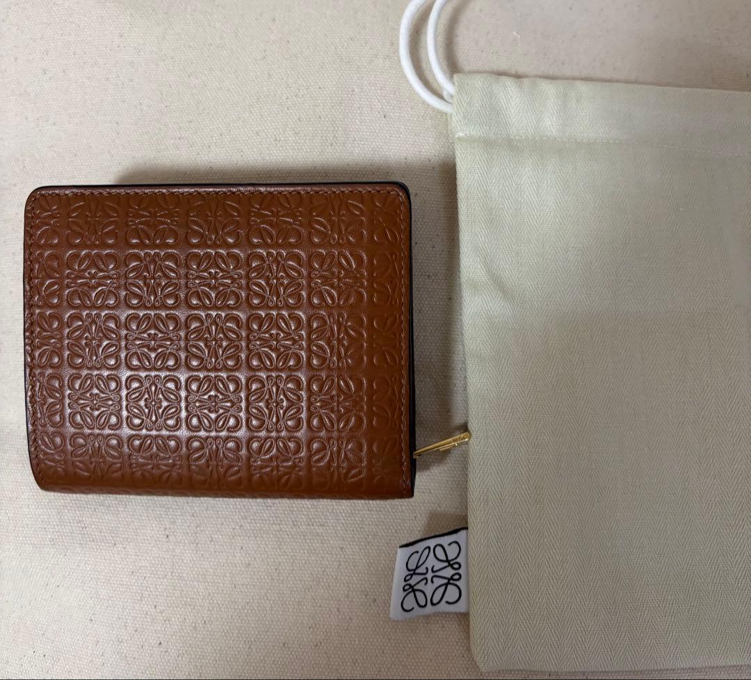 LOEWE コンパクトジップ ウォレット　エンボスシルクカーフ　リピート