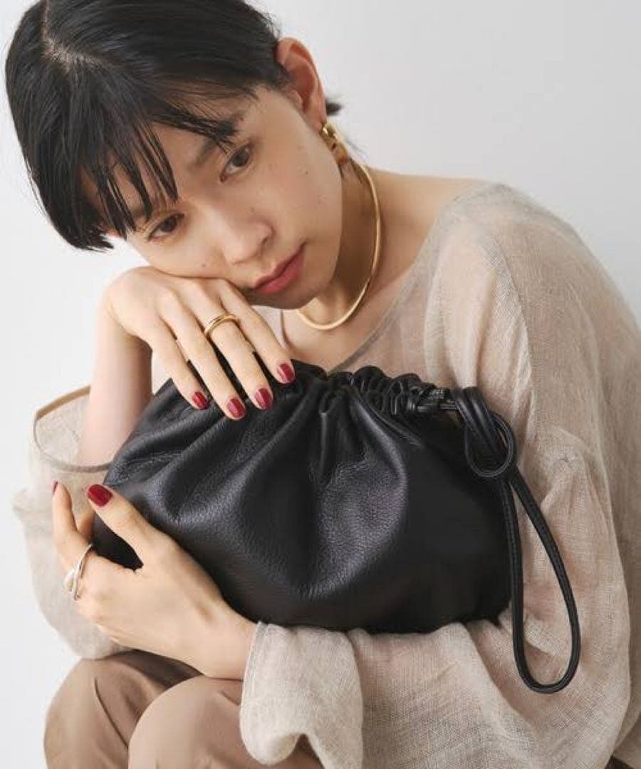 russet レザー巾着4WAYショルダーバッグ　ブラック