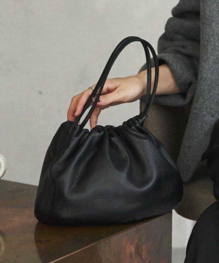 russet レザー巾着4WAYショルダーバッグ　ブラック