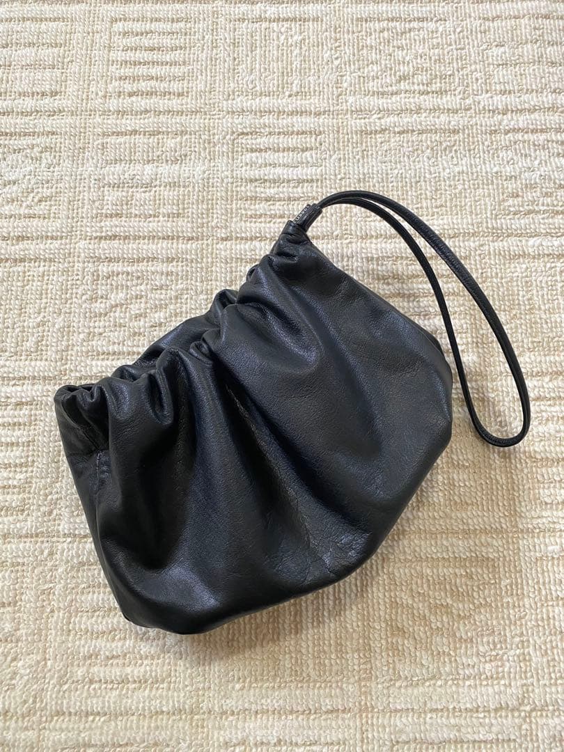 russet レザー巾着4WAYショルダーバッグ　ブラック