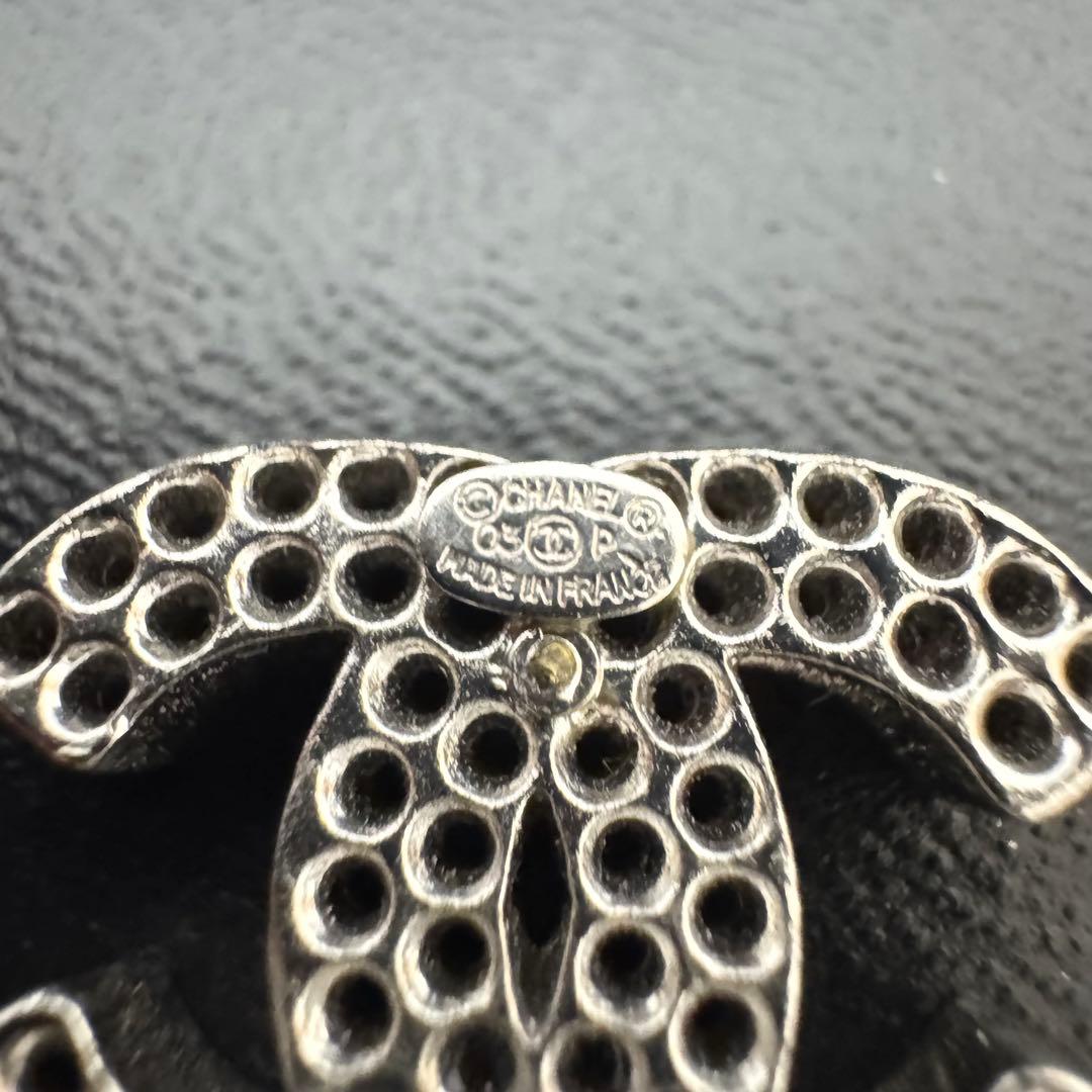 CHANEL シャネル ブローチ パンチング シルバー 小物 レディース